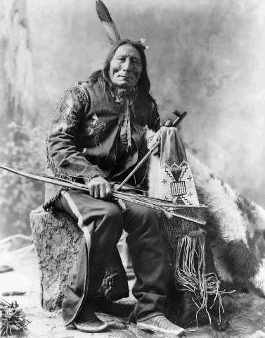 https://american-tribes.com/Lakota/Oglala/StinkingBear/StinkingBear4.jpg